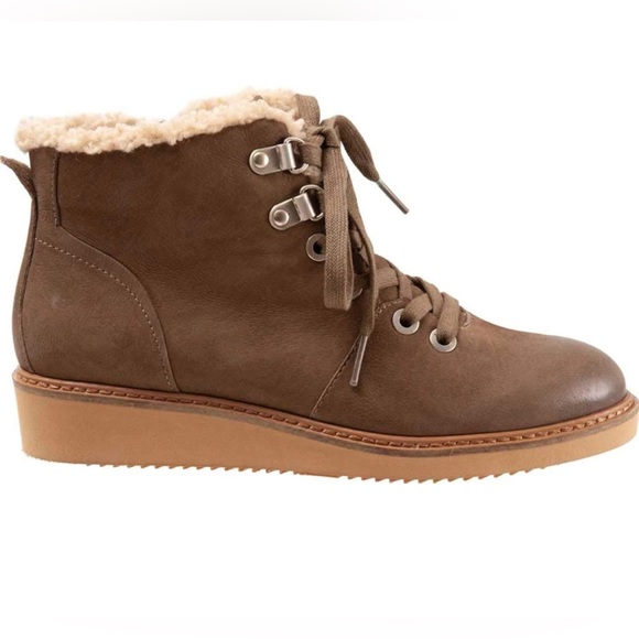NWT-SoftWalk Women's Lace Up Boots, size 9 - Picture 2 of 13